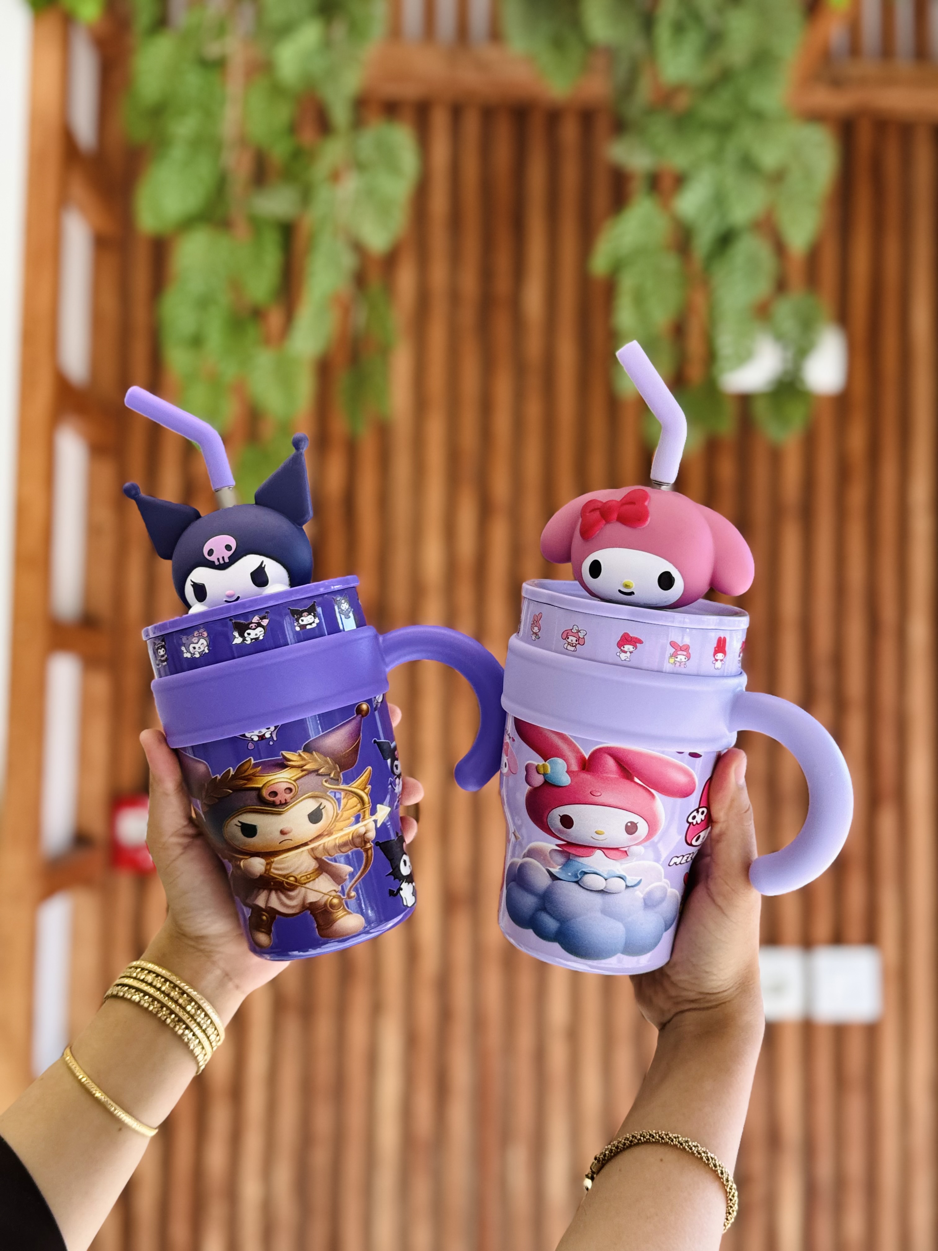 ماگ فانتزی درب‌دار نی‌دار طرح کورومی (Kuromi)